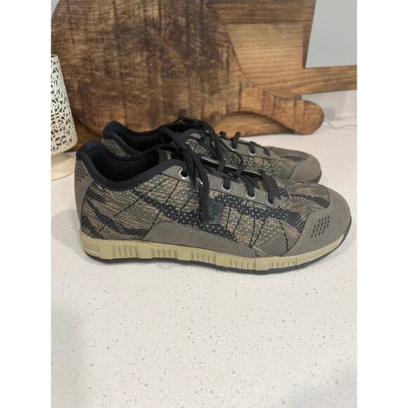 Viktos Core 2 cross-training shoes in the Tiger Stripe pattern size 8.5